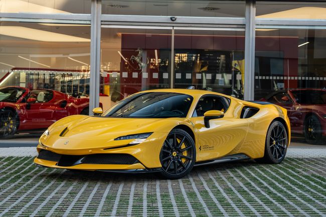 Ferrari Oficial Dealer - C. de Salamanca Marbella